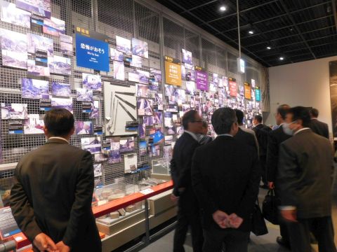 見学する参加者