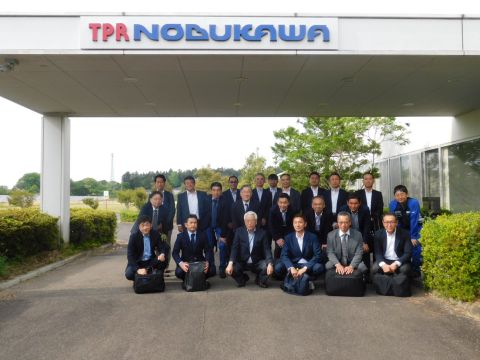 三洋貿易瑞浪展示場を見学する参加者